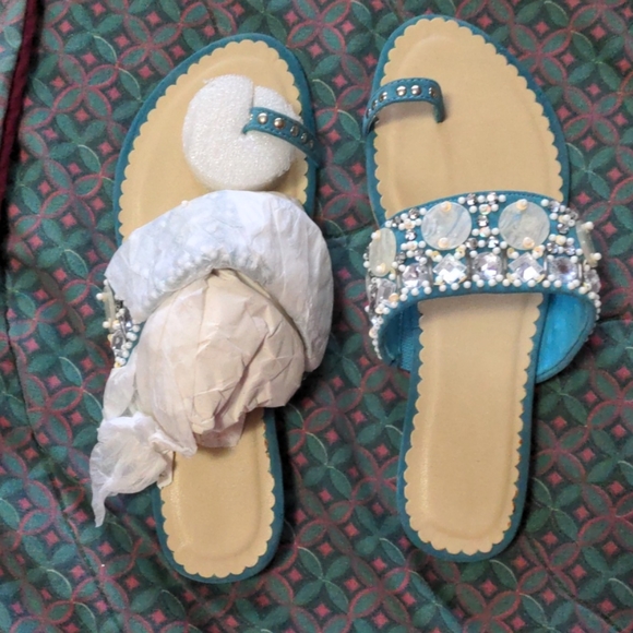 Sandals - Picture 2 of 3